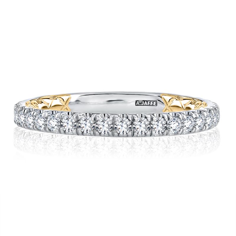 18K White Gold And Diamond Band