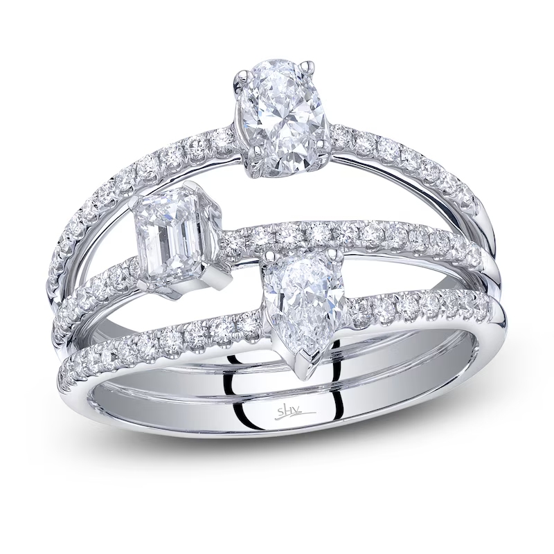 A 14K White Gold, 3 Row, Diamond Ring