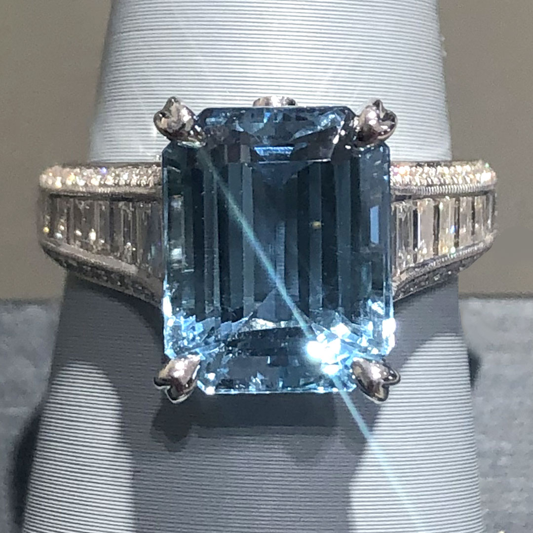 Ladys Aquamarine Right Hand Ring